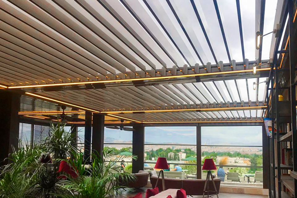 coverti glass in restaurant